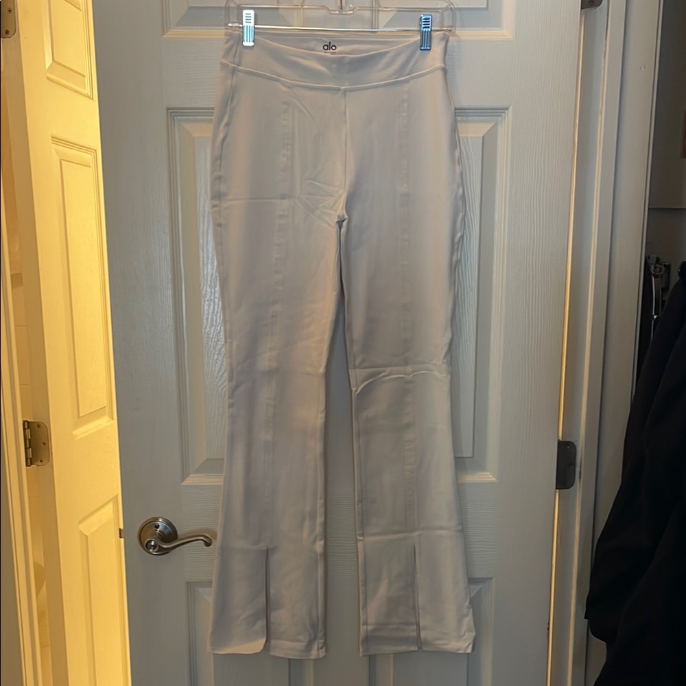 ALO Yoga Cream and brown Leggings with Elastic Waistband